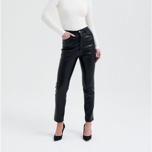boa. Black Leather mom trouser size medium. High rise.